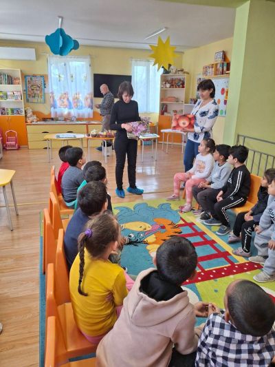 изработване на кърпички - ДГ Зорница - Гавраилово